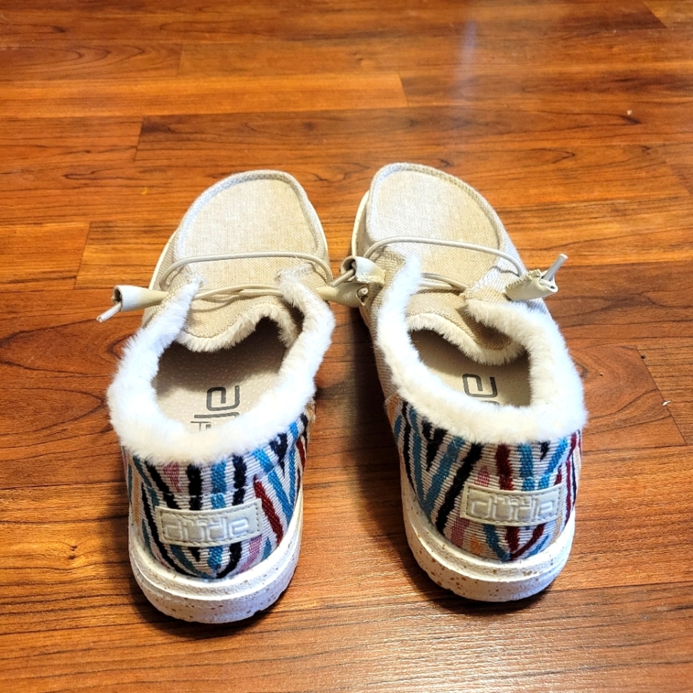 Hey Dudes Womens Size 8
